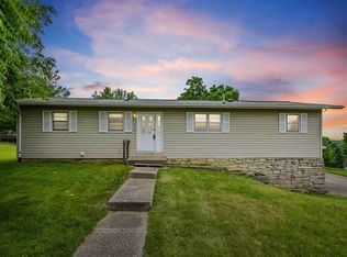312 Lake View Dr NE, Solon, IA