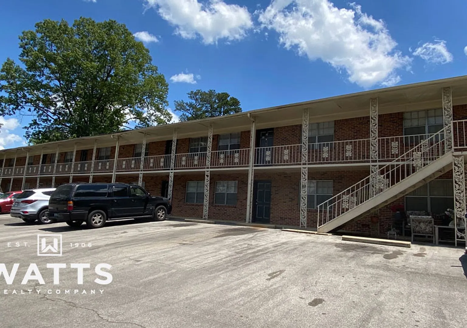 ROEBUCK VILLA APARTMENTS — Photo 4