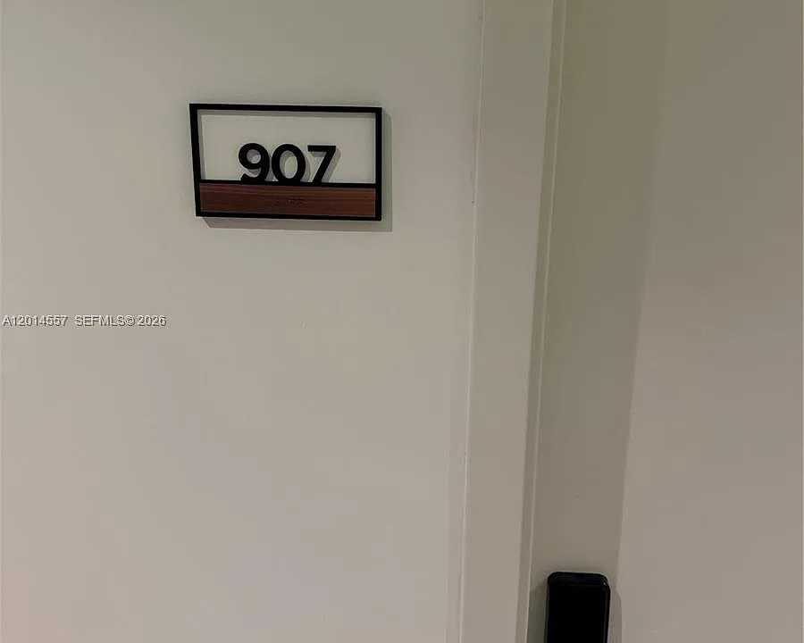 225 N Miami Ave #907