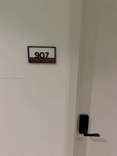 225 N Miami Ave #907 Photo 1
