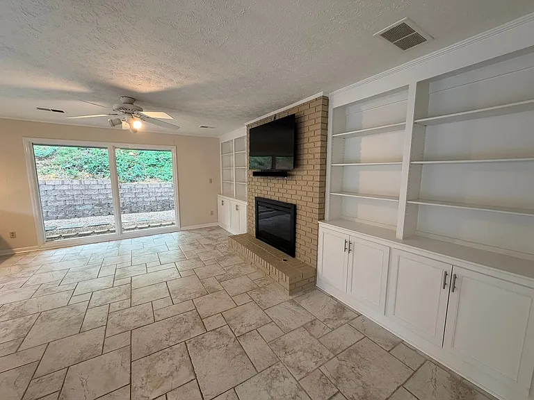 298 Indian Hills Trl — Photo 5