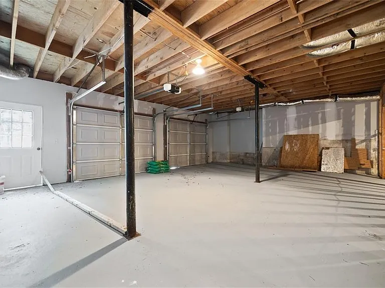 2120 Skyland Cove Ln — Photo 38