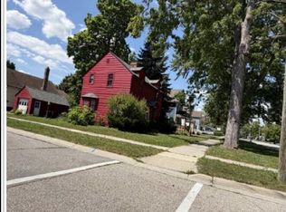 902 Court St, Port Huron, MI 48060