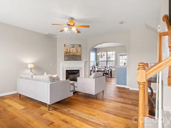 2nd image of 514 Bent Leaf Ct