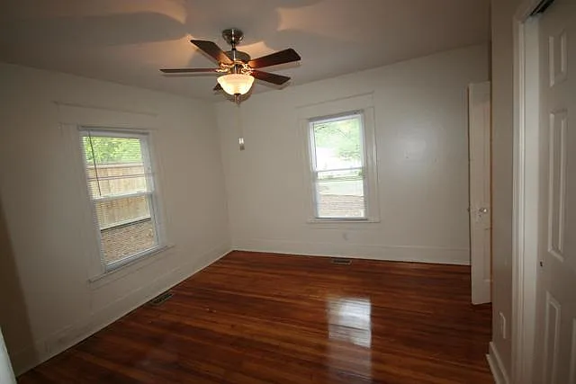 Spacious 3BR/2B duplex! Blocks to Duke! — Photo 3