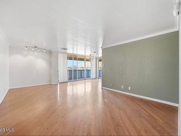 4th image of 1800 N Stanton St APT 901