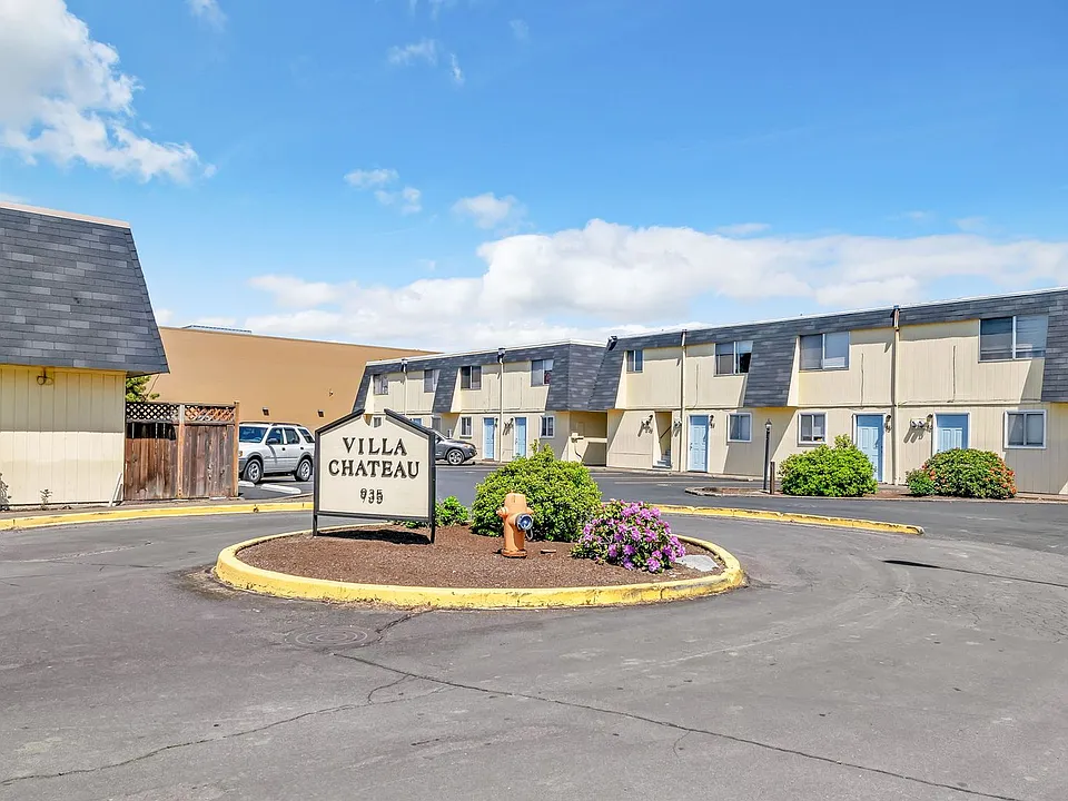 Villa Chateau Apartments