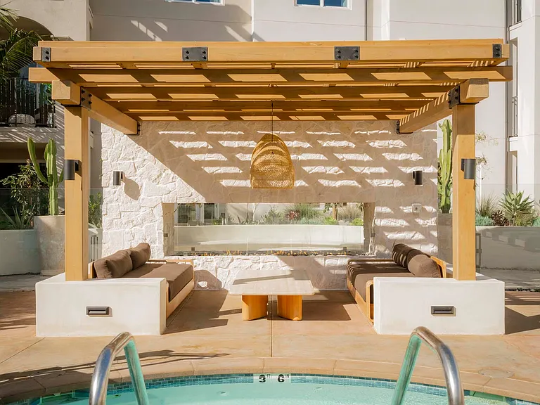 Eddy Redondo Residences — Photo 14