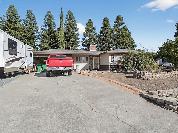 3rd image of 1186 Patricia Dr