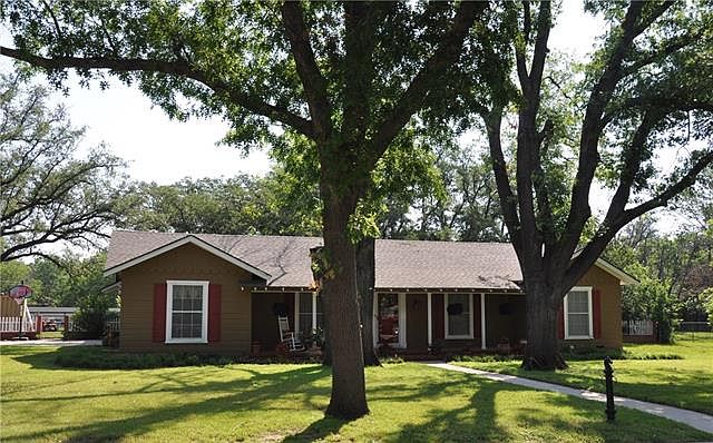 1st image of 2602 Elizabeth Dr