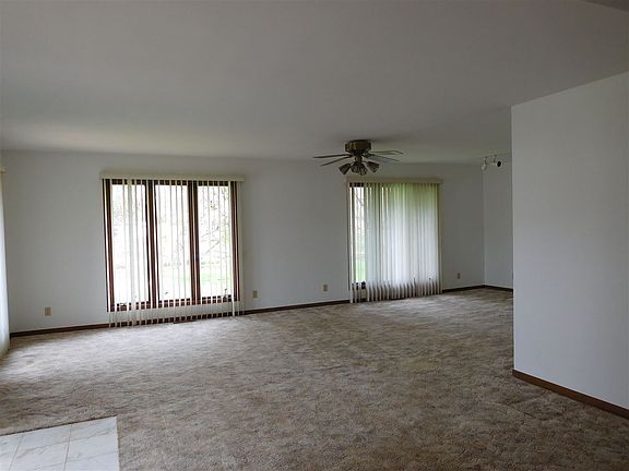 5th image of 6422 Lyndhurst Ln