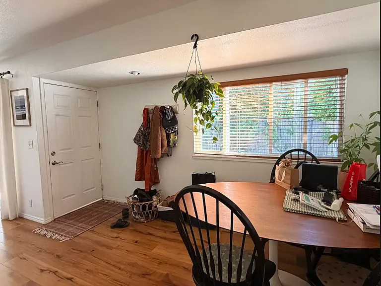 405 Woodbine Way — Photo 2