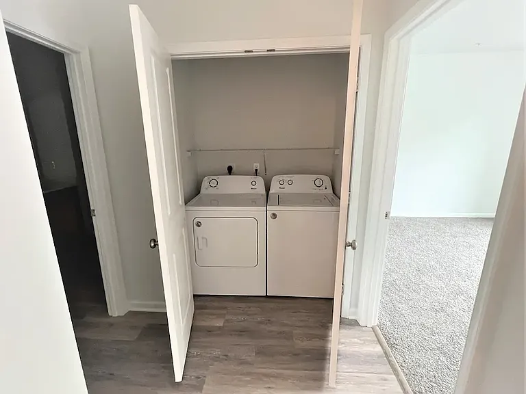 Riverview West — Photo 18