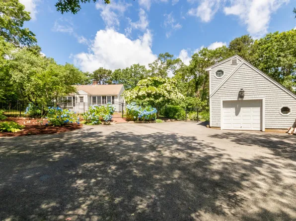 9 Woodland Road, Sagamore, MA 02561