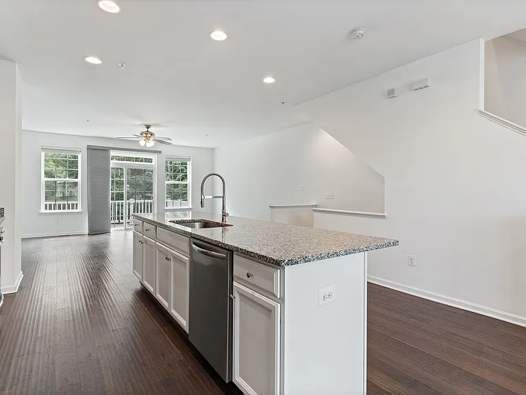 23048 Mountain Laurel Ln — Photo 5