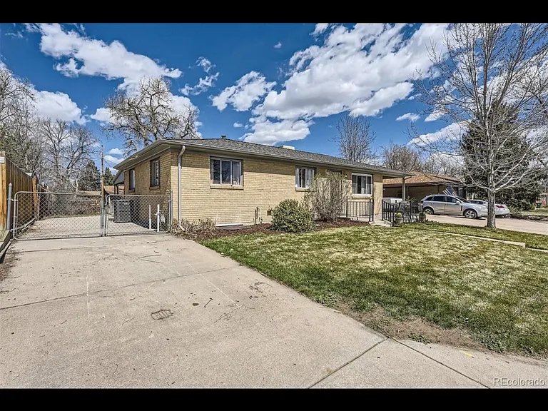 2971 W Saratoga Ave — Photo 2