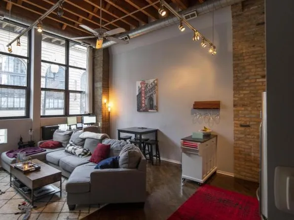 226 N Clinton St APT 114, Chicago, IL 60661