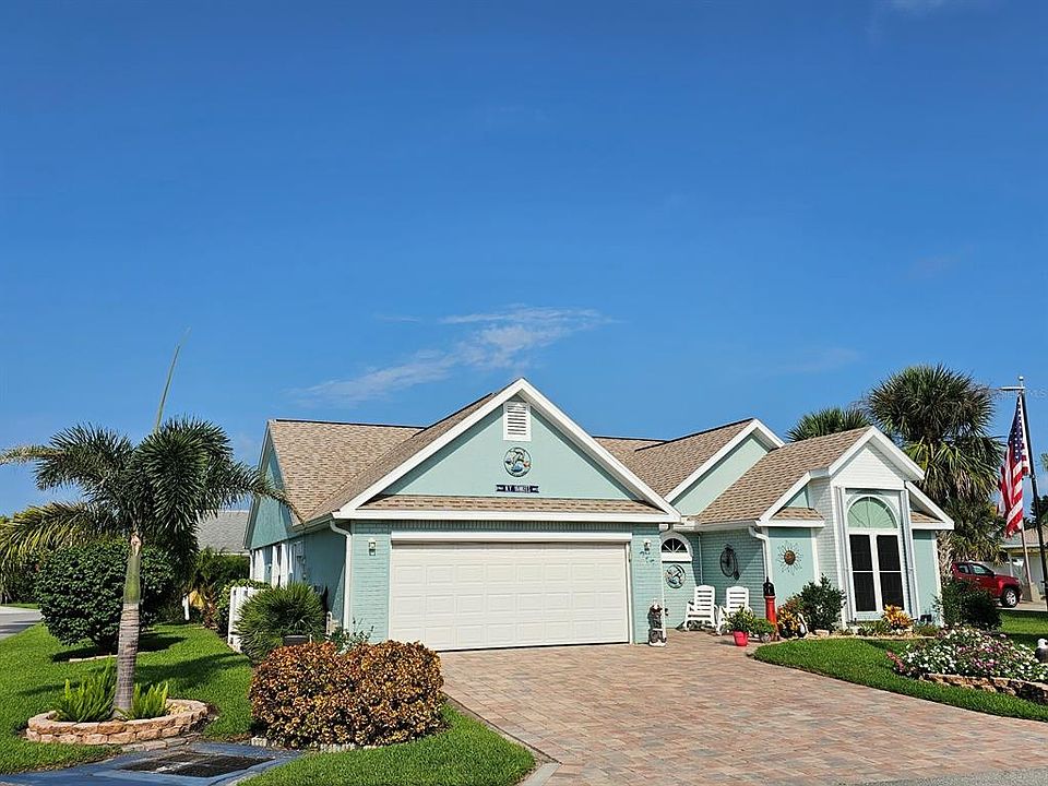 1st image of 215 Fairgreen AVENUE
