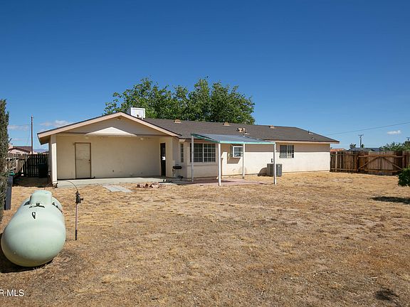 5th image of 10416 Peach Ave
