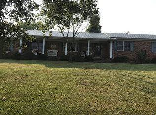 590 Hilltop Rd, Morganfield, KY 42437
