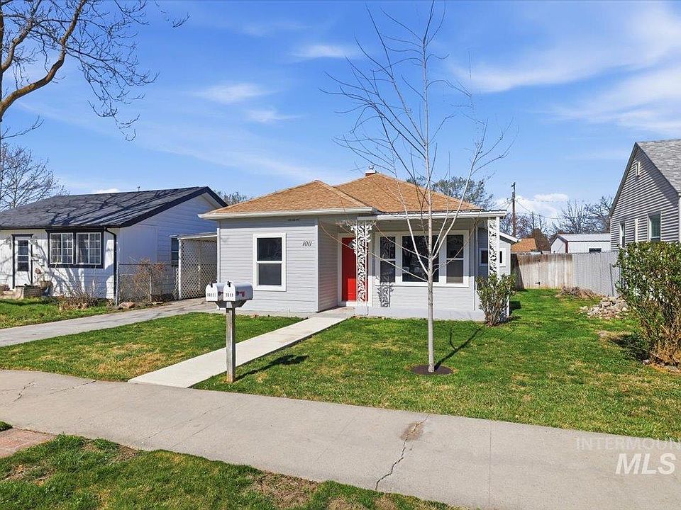 1st image of 1011 10th Ave S