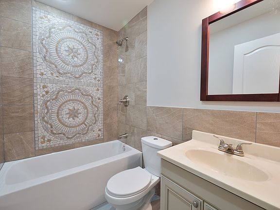 4th image of 5544 N Lawrence St #2F
