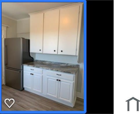 3rd image of 44 Allen Ave Floor 1