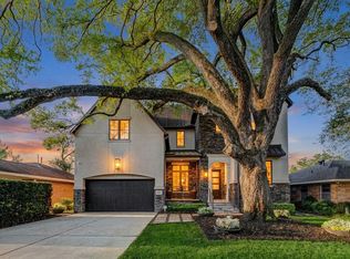 2111 Saxon Dr, Houston, TX 77018