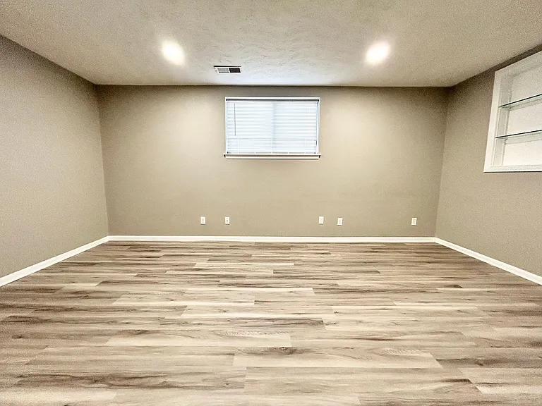 4813 Underwood Ave #4815 — Photo 4