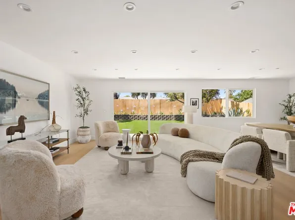 23861 Gilmore St, West Hills, CA 91307