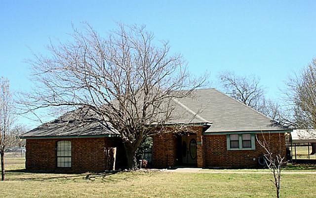 1st image of 804 Oak Lane Dr