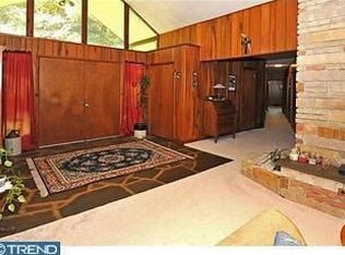 18 Llangollen Ln, Newtown Square, PA 19073