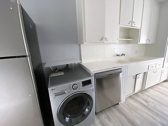 5th image of 1448 Butler Ave APT 2