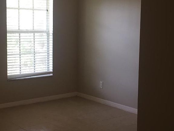 4th image of 518 13th Pl