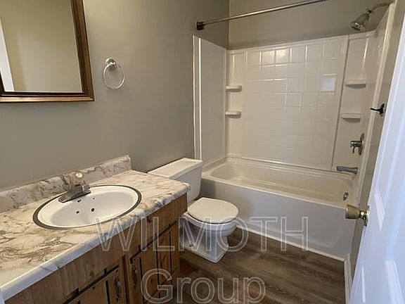 5th image of 1301 Millerwood Dr