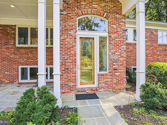 5th image of 2441 Luckett Ave