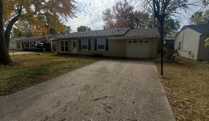 1st image of 25 Steeplechase Dr