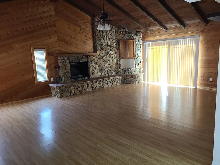 851 Taft Ave — Photo 5