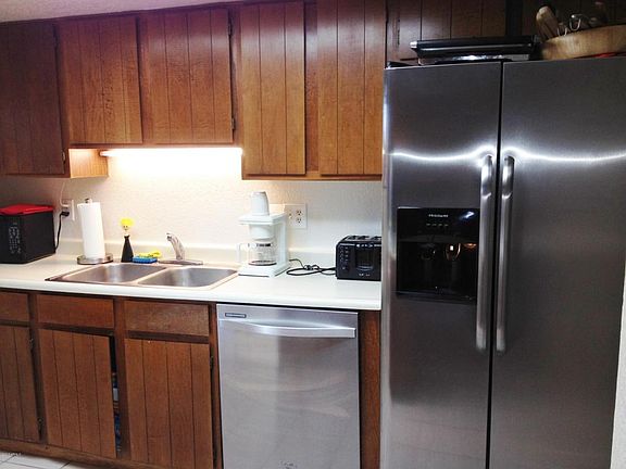 3rd image of 1002 W Calle Tuberia