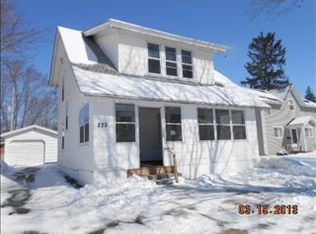 825 W Carroll St, Portage, WI 53901