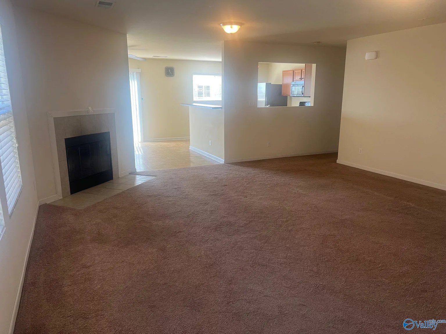 3 bed, 2.0 bath, 1731 sqft, $1,975 — Photo 3