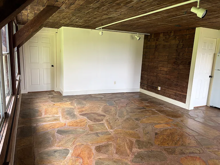 Oakhill Farm Rd — Photo 2