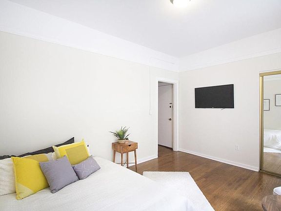 3rd image of 720 Jones St APT 1