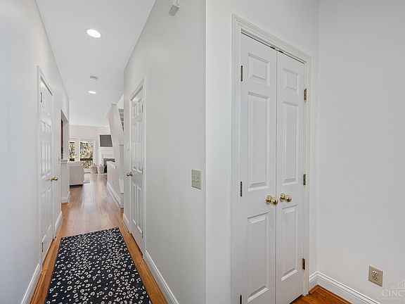 3rd image of 486 Stanley Ave