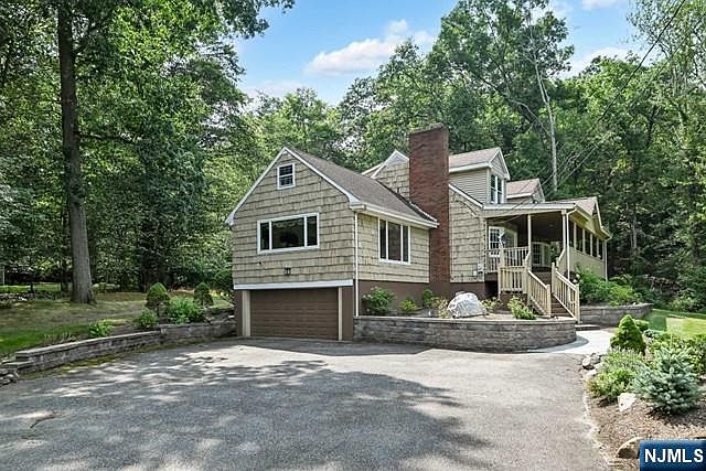 1st image of 151 Overlook Dr