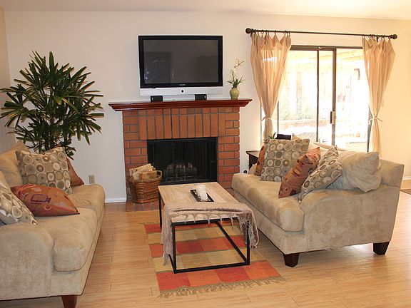 3rd image of 26136 Huerta Dr
