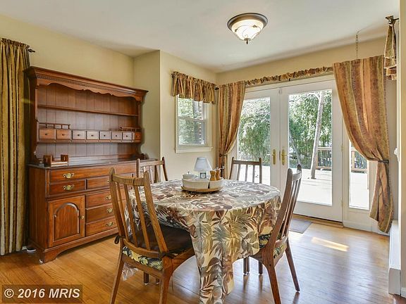 Dining area off Kitchen and living Room