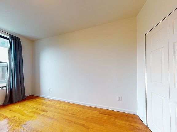 3rd image of 354 Henry St APT 2R