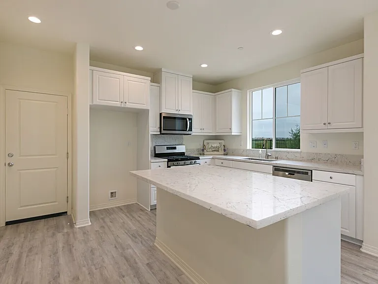 501 Turnstone Ln #1 — Photo 1