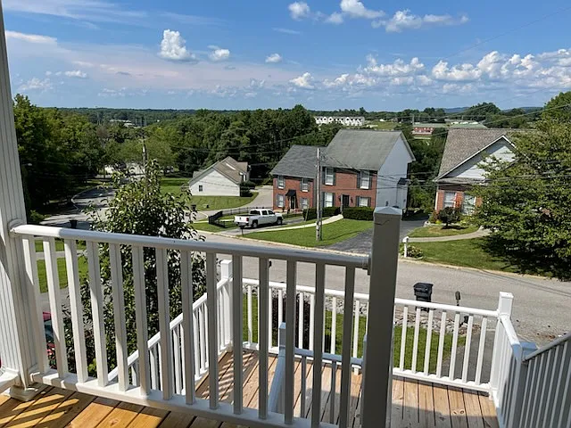 1026 Nottingham Dr — Photo 3